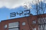 Un edificio residencial frente al Bernabéu le saca "una pasta" a BYD por colocar un cartel: "Ruido no, pero sacarle una millonada..."