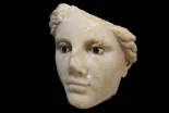 2.200 años bajo tierra: aparece en İzmir una cabeza de diosa con “ojos” preparados para brillar