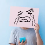 ‘Sadfishing’: exhibir el sufrimiento en las redes sociales para buscar compasión (y reacciones)