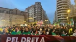 Una manifestación recorre el centro de Valencia para reclamar el derecho a la vivienda: 'Hay niños en la calle y no le importa a nadie'
