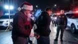 Santa Claus arresta inmigrantes para ICE en nuevo video de IA de la administración de Trump