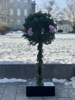 El Templo Satánico instala una exposición navideña frente al Capitolio del Estado de New Hampshire (Eng)