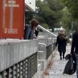 El agente inmobiliario que grababa a sus empleadas en el baño alega que no sabía que el cargador tenía cámara