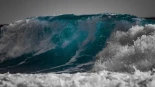 Los satélites detectan olas de un arco del triunfo de altura