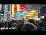 Manifestantes se reúnen en Times Square tras el ataque de EE. UU. a Venezuela [ENG]