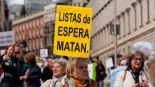 Crece el rechazo al experimento de Ayuso para aligerar citas médicas: "Está ocultando la falta de profesionales"
