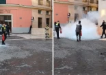 Un hombre vestido de bombero y armado con un hacha amenaza con quemarse a lo bonzo en Murcia