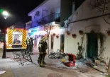 Incendia la casa que okupaba tras liarla en un bar de Estepona: «Cuando salgas te voy a matar»
