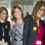 Sarah Ferguson llevó a sus hijas a almorzar con Epstein mientras estaba en arresto domiciliario días después de que saliera de prisión (ING)