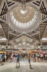 El mercado más bonito de España se llama ‘la catedral de la gastronomía’: casi 300 puestos, estilo modernista, cúpulas de hierro y cristal y Bien de Interés Cultural