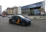 Sale de los calabozos del juzgado en Gijón y roba en un coche aparcado justo delante
