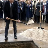 El 'ciudadano anónimo' de la carta a Sánchez por Adamuz cobró de la Junta de Andalucía 4,8 millones con un 'troceo' masivo de contratos menores