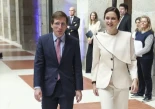 El traje de marca española de Isabel Díaz Ayuso que es perfecto para madres de comunión