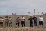 Centro de detención del ICE en cuarentena tras brote de sarampión; más de 100 aislados