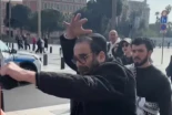 VÍDEO | Un hombre simula una agresión antisemita delante de la policía tras increpar a manifestantes propalestinos