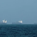Barcos falsean sus datos de seguimiento fingiendo vínculos con China para cruzar el Estrecho de Ormuz (ING)