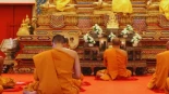 Los monjes no "desconectan" el cerebro cuando meditan. En realidad, activan dinámicas neuronales más ricas que en reposo que acerca al cerebro a su punto óptimo de funcionamiento
