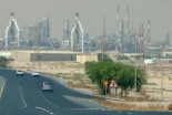 Drones iraníes atacaron hoy una de las refinerías de petróleo más grandes, la refinería Al-Ahmadi en Kuwait [ eng ]