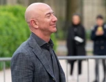 Jeff Bezos pretende recaudar 100 mil millones de dólares para acelerar la automatización mediante IA, afirma Bernie Sanders [ENG]