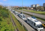 Casi 500 autocaravanas se movilizan en Gijón contra los controles de gálibo: «Hay que regular, no prohibir»