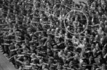 Cuando el obrero August se negó a hacer el saludo nazi