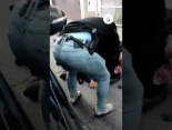 La Policía detiene a SERIGNE MBAYE (PODEMOS) en la puerta de su casa
