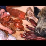 Cecina y chorizo de jabalí. Embutidos caseros de pueblo y guisos tradicionales con su carne [Eugenio Monesma - Documentales]