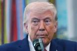 Trump acusado de mostrar documentación clasificada a pasajeros en un vuelo privado