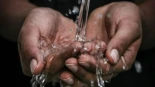 La idea de “fabricar agua” en lugares secos acaba de dar un paso muy serio. Un nuevo material desarrollado en Noruega logra captarla del aire incluso cuando la humedad es baja