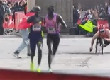 La liebre y Kiptoo hablan en la recta final de una media maratón y se ponen de acuerdo en quién será el ganador