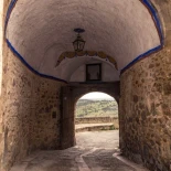 El pueblo de Segovia de una sola puerta