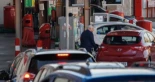 El efecto ‘cohete y pluma’ castiga a los conductores: el petróleo cae un 14%, pero el gasoil y la gasolina empezarán a bajar en dos semanas