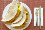 Tacos integrales de pollo iraní con mango y coco (receta)