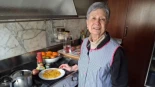 Pepita, abuela cocinera, 81 años: “Los macarrones con tomate saben mejor con foie gras y una cucharadita de mantequilla. Desde hace 100 años se hacen así en mi familia”