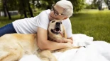 Por qué un perro puede convertirse en tu mejor aliado de salud después de los 50 años