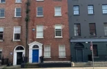 Hasta cuatro personas por habitación en una casa de Dublín (Irlanda). El arrendador dice que es un momento difícil para "ganar dinero" [EN]