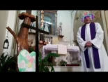 Párroco de Polla (Italia) activa sin querer los filtros del móvil mientras graba video por la Cuaresma