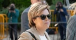 La jueza Teresa Palacios permitió a Sáenz de Santamaría cruzar las piernas en su tribunal después de afeárselo semanas antes a Pablo Iglesias