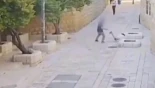 Una monja francesa fue agredida violentamente por un colono israelí