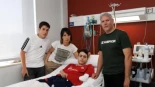 La madre de un joven de Baztan, amputado por una meningitis: "Es duro ver a un hijo llorar de dolor"