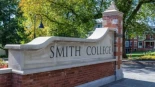 El Departamento de Educación de EE.UU abre una investigación contra Smith College por admitir a mujeres trans