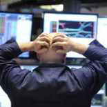 La Bolsa española se hunde en los últimos diez minutos antes del cierre, tras la rebaja de ráting a España