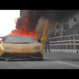 Un Lamborghini Aventador devorado por las llamas en Dubai