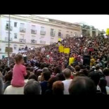 Quejándose con arte en la concentración de Sevilla