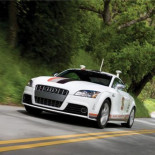 El dilema de si tu coche autónomo debería ponerte en peligro en caso de accidente si así se salvan más vidas