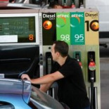 Los carburantes marcan máximo histórico tras acumular una subida de hasta el 23%