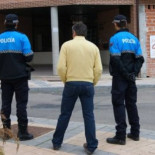 La dueña del perro que atacó a una niña se resiste a entregarlo