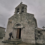 Una pequeña iglesia con una gran sorpresa dentro [GAL]
