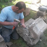 Parado obligado a trabajar para cobrar prestación sufre quemaduras graves por falta de seguridad en Pelayos de la Presa