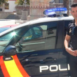 Un policía devuelve a una familia en apuros la indemnización por una lesión que le causó su hijo